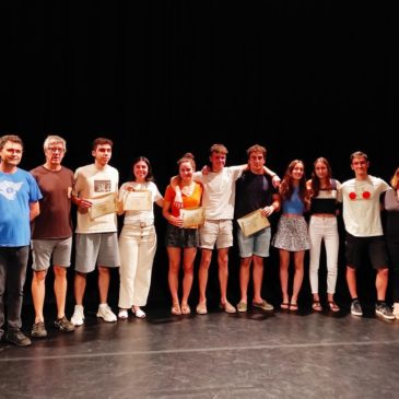 Acte de lliurament dels premis als treballs de recerca 2022, al Teatre L'Ateneu